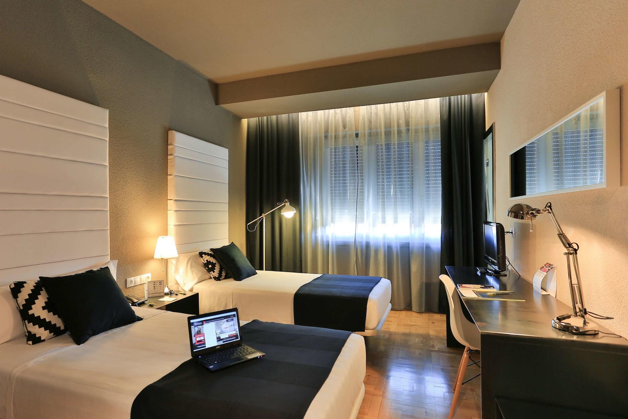 Habitus Hotel Leyre Pamplona Exterior foto